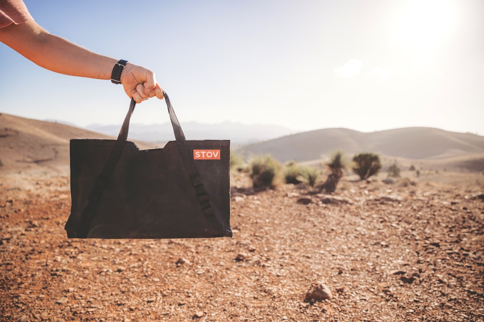Carry the STOV BBQ in its handy carry back in style. The black bag contrasts out portable bbqs.