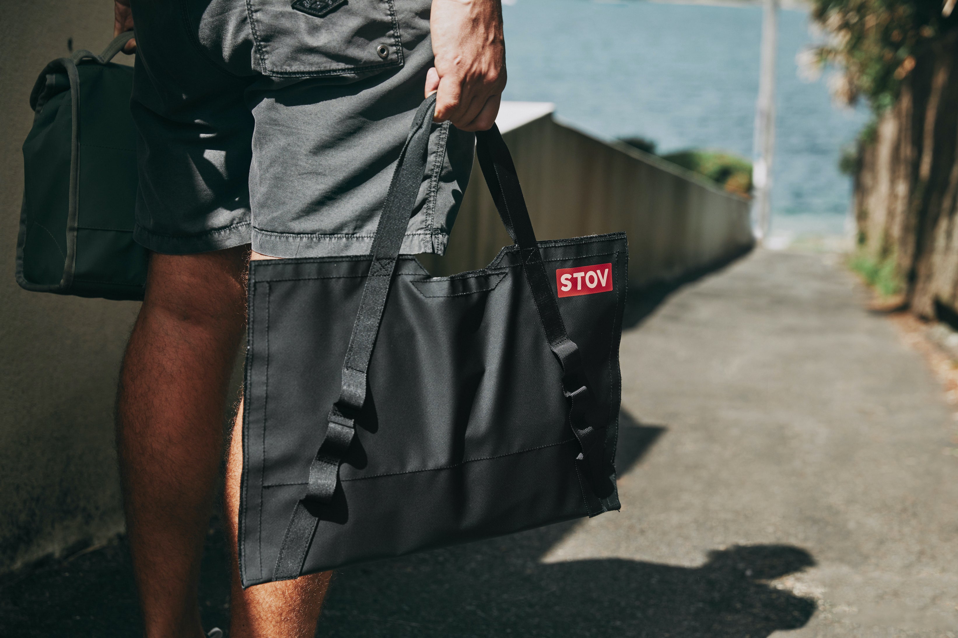 Carry the STOV BBQ in its handy carry back in style. The black bag contrasts out portable bbqs.